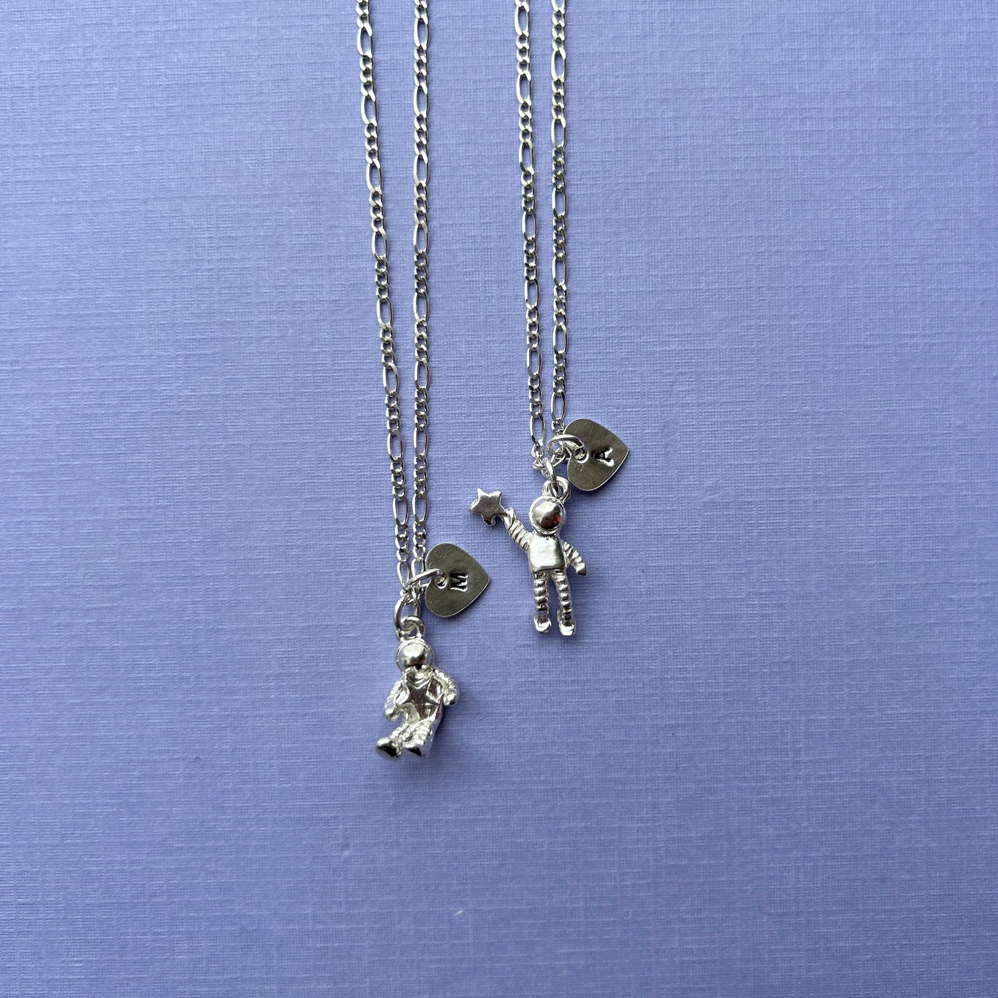 COLLARES AMOR GALÁCTICO DE PLATA 925 (PRECIO POR EL PAR)